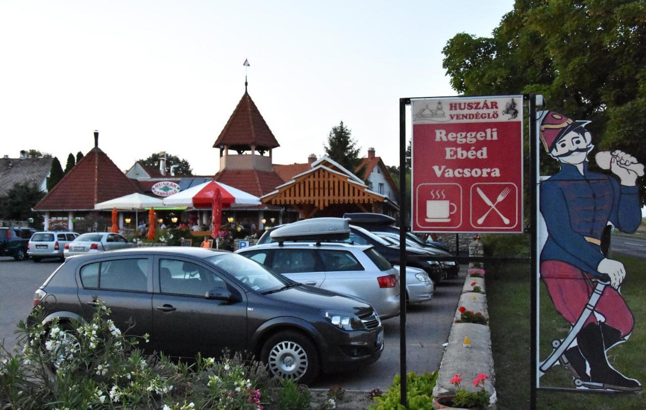 Tulipan Vendeghaz Hotel Orvenyes Ngoại thất bức ảnh