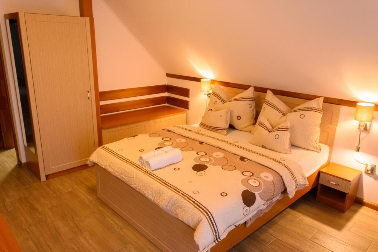Tulipan Vendeghaz Hotel Orvenyes Ngoại thất bức ảnh