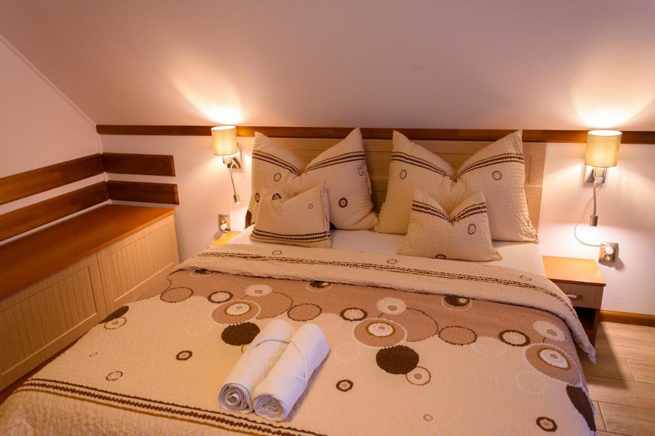 Tulipan Vendeghaz Hotel Orvenyes Ngoại thất bức ảnh