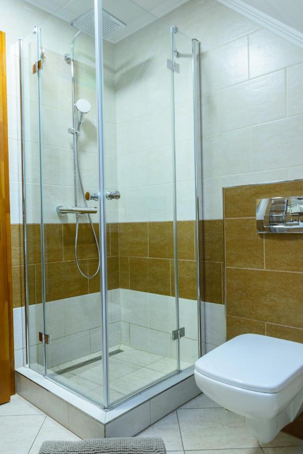 Tulipan Vendeghaz Hotel Orvenyes Ngoại thất bức ảnh