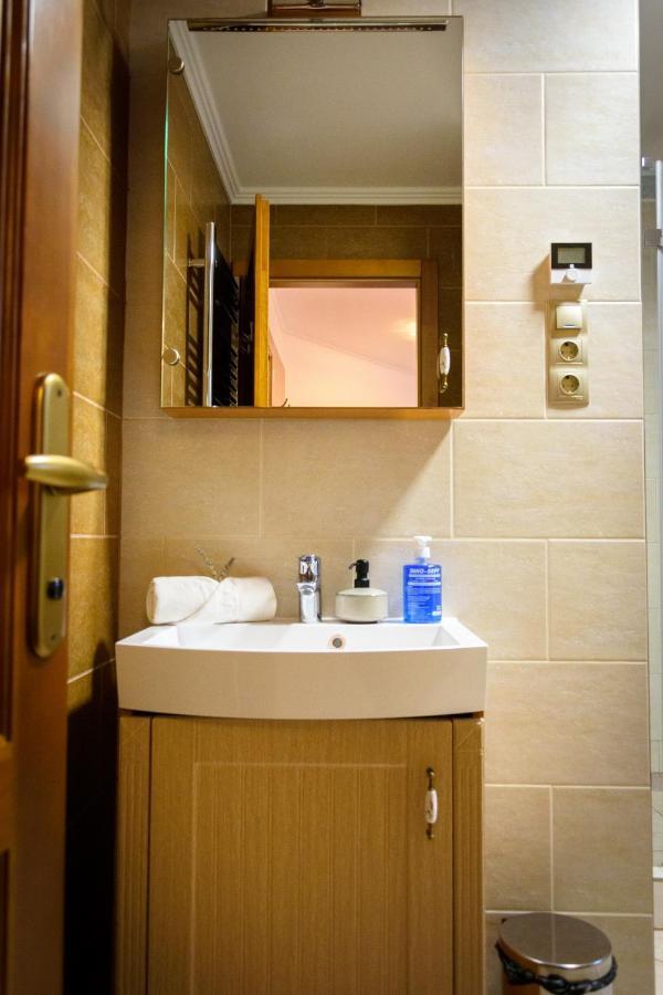 Tulipan Vendeghaz Hotel Orvenyes Ngoại thất bức ảnh