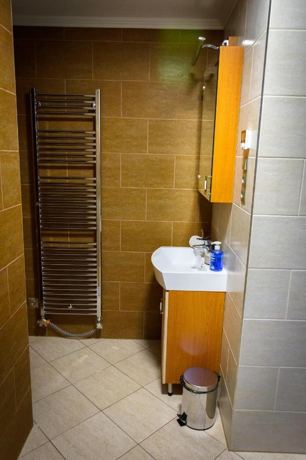 Tulipan Vendeghaz Hotel Orvenyes Ngoại thất bức ảnh