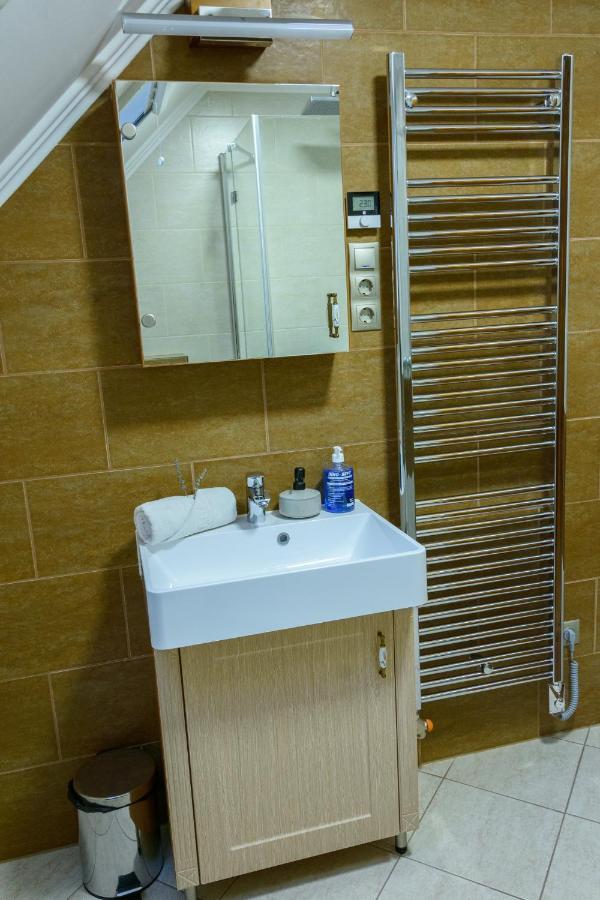 Tulipan Vendeghaz Hotel Orvenyes Ngoại thất bức ảnh