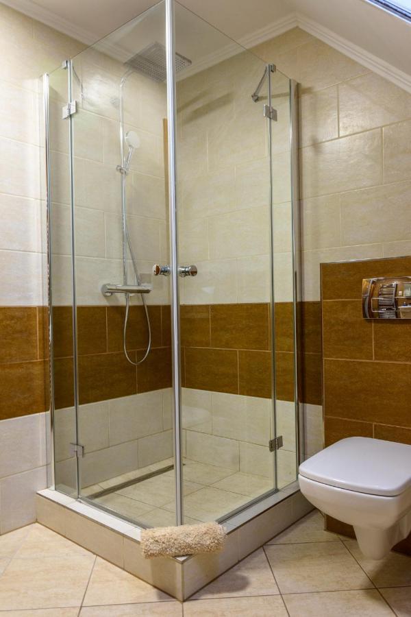 Tulipan Vendeghaz Hotel Orvenyes Ngoại thất bức ảnh